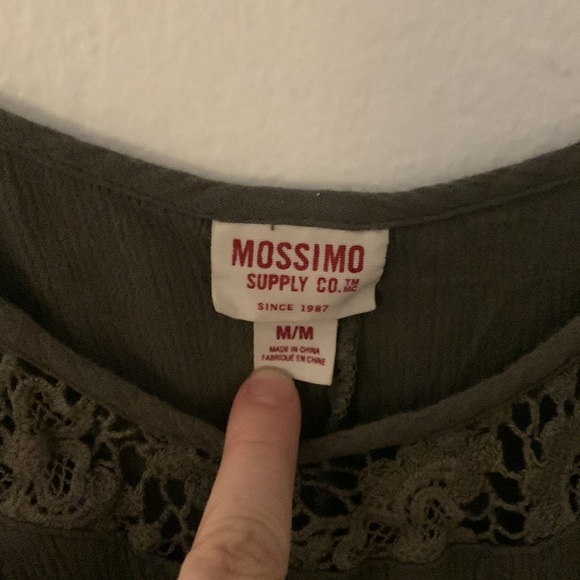 Mossimo tank with lace and crepe fabric - Picture 4 of 5